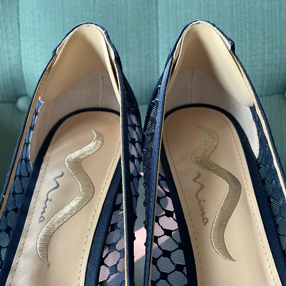 Stunning navy blue open toe heals. Perfect for wedding or formal occasion! - Picture 5 of 5